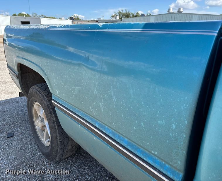 image for item EM8253 1996 Dodge Ram 1500 pickup truck