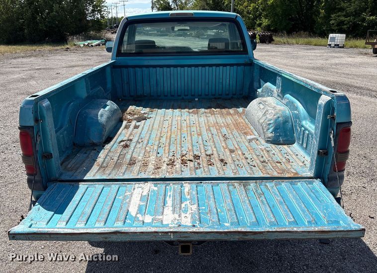image for item EM8253 1996 Dodge Ram 1500 pickup truck