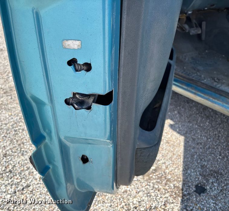 image for item EM8253 1996 Dodge Ram 1500 pickup truck