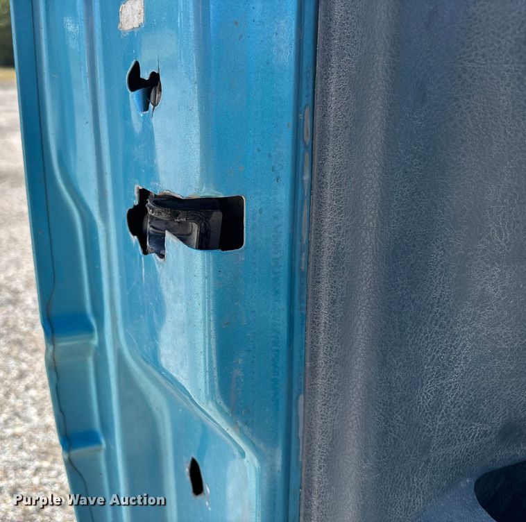 image for item EM8253 1996 Dodge Ram 1500 pickup truck