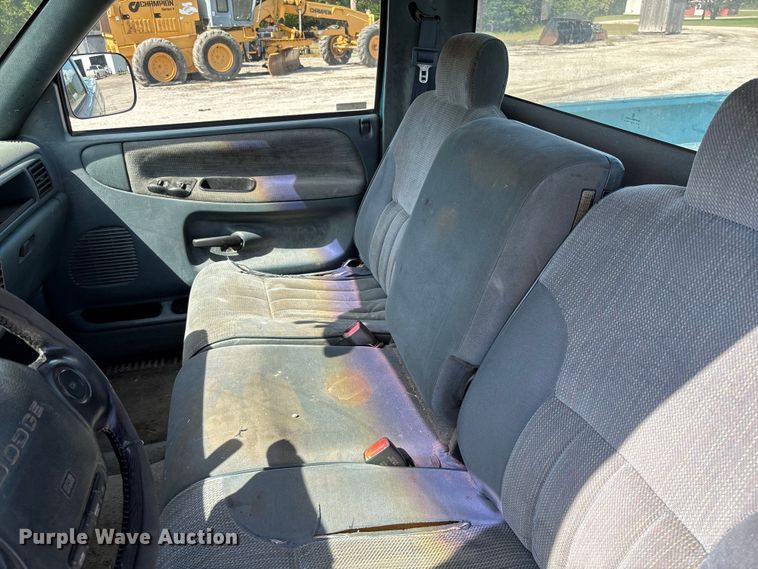 image for item EM8253 1996 Dodge Ram 1500 pickup truck