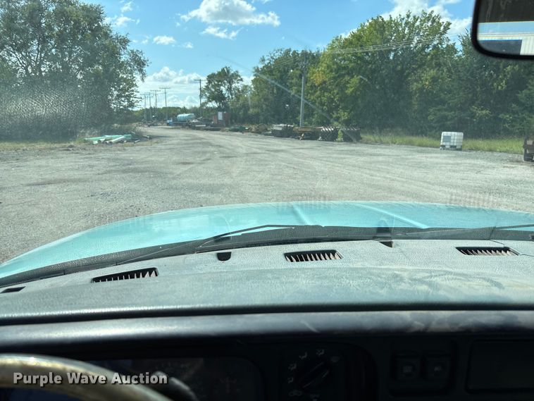 image for item EM8253 1996 Dodge Ram 1500 pickup truck