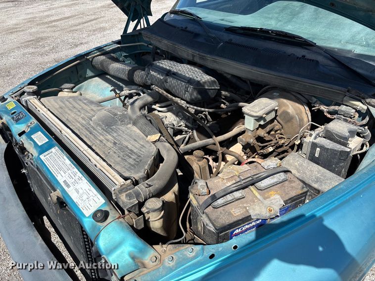 image for item EM8253 1996 Dodge Ram 1500 pickup truck