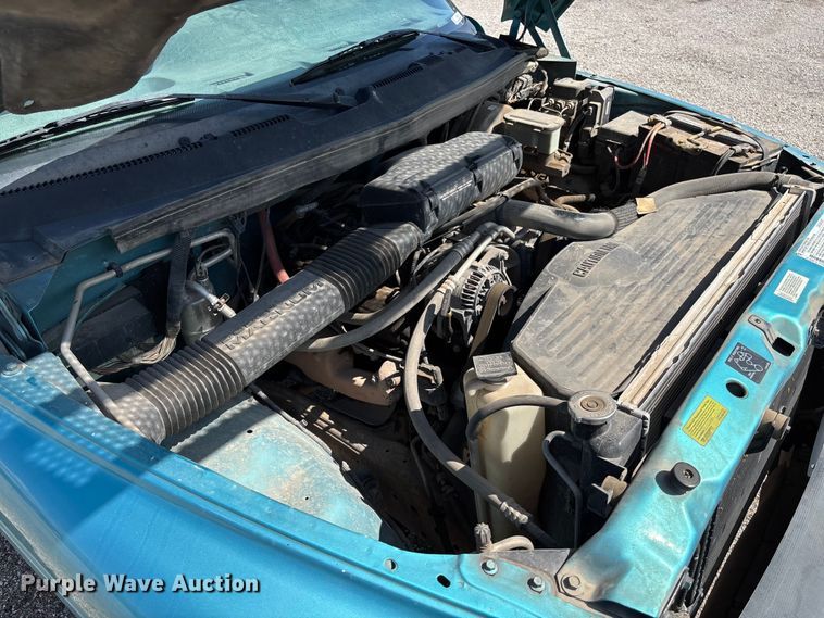 image for item EM8253 1996 Dodge Ram 1500 pickup truck