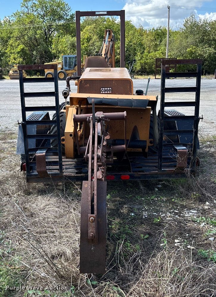 image for item EM8254 1985 Case 30+4 trencher