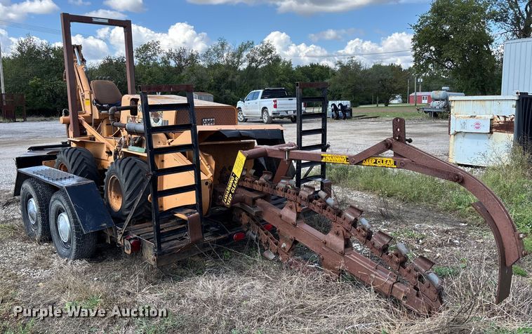 image for item EM8254 1985 Case 30+4 trencher