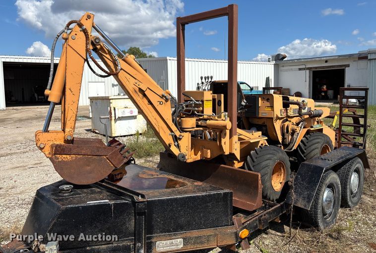 image for item EM8254 1985 Case 30+4 trencher