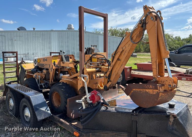 image for item EM8254 1985 Case 30+4 trencher