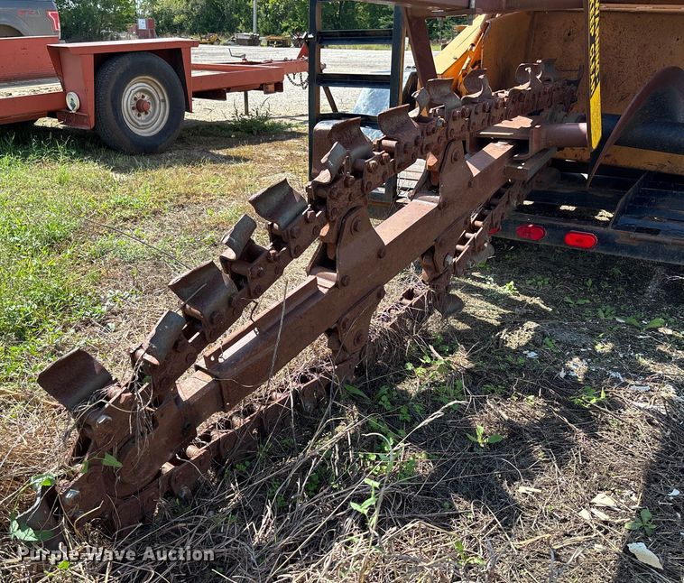 image for item EM8254 1985 Case 30+4 trencher