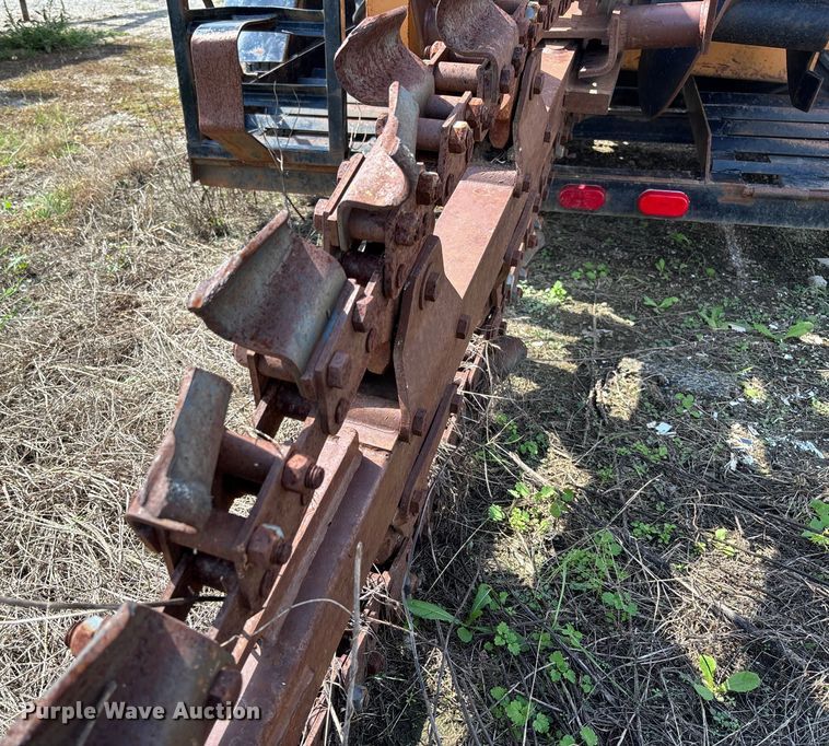 image for item EM8254 1985 Case 30+4 trencher