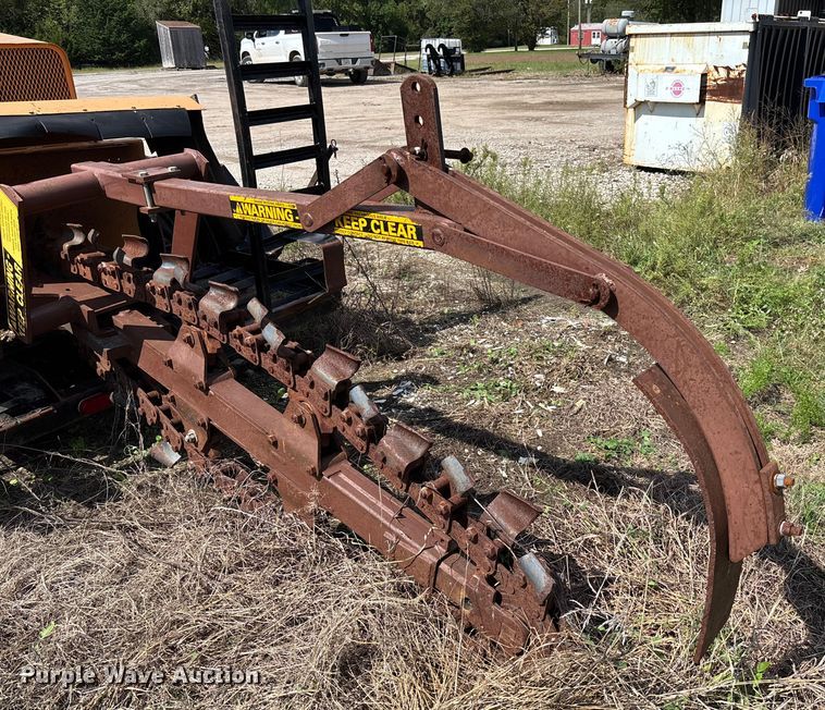 image for item EM8254 1985 Case 30+4 trencher