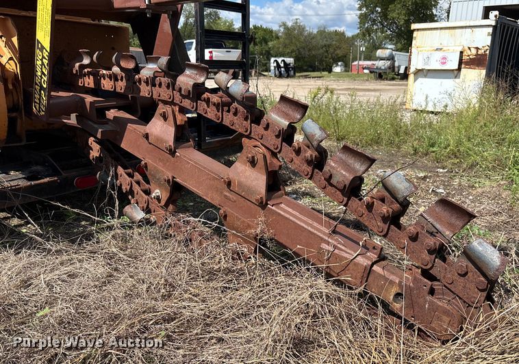 image for item EM8254 1985 Case 30+4 trencher