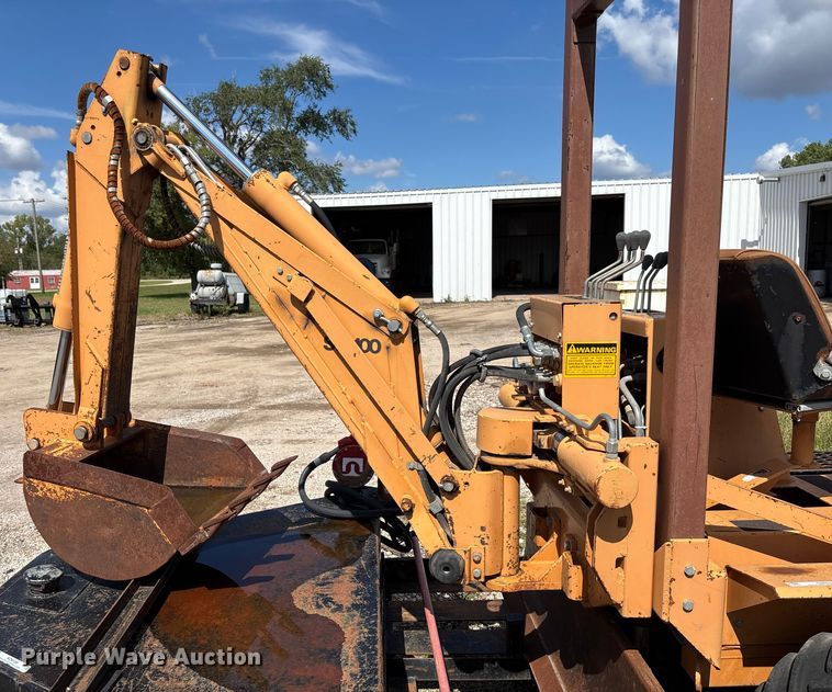 image for item EM8254 1985 Case 30+4 trencher