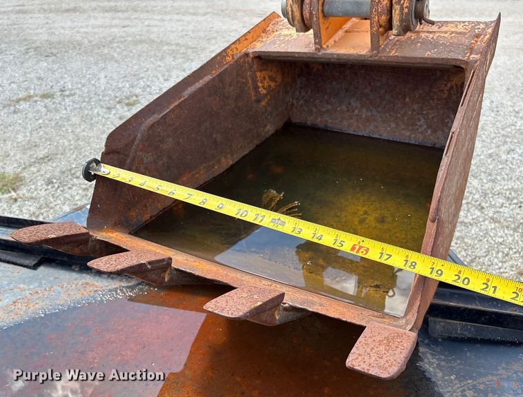 image for item EM8254 1985 Case 30+4 trencher