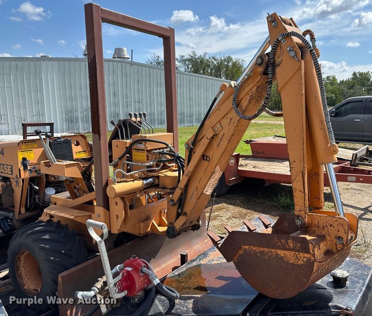 image for item EM8254 1985 Case 30+4 trencher