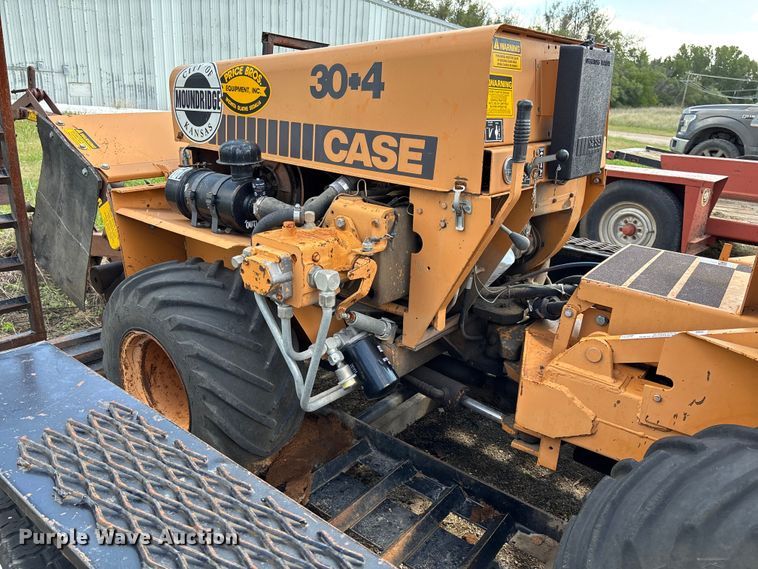 image for item EM8254 1985 Case 30+4 trencher
