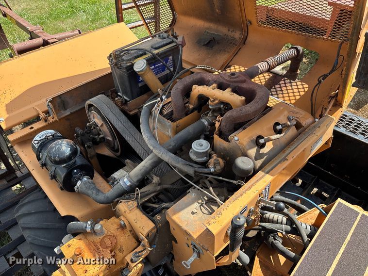 image for item EM8254 1985 Case 30+4 trencher