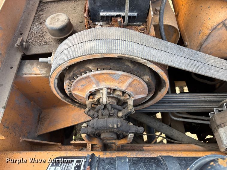 image for item EM8254 1985 Case 30+4 trencher