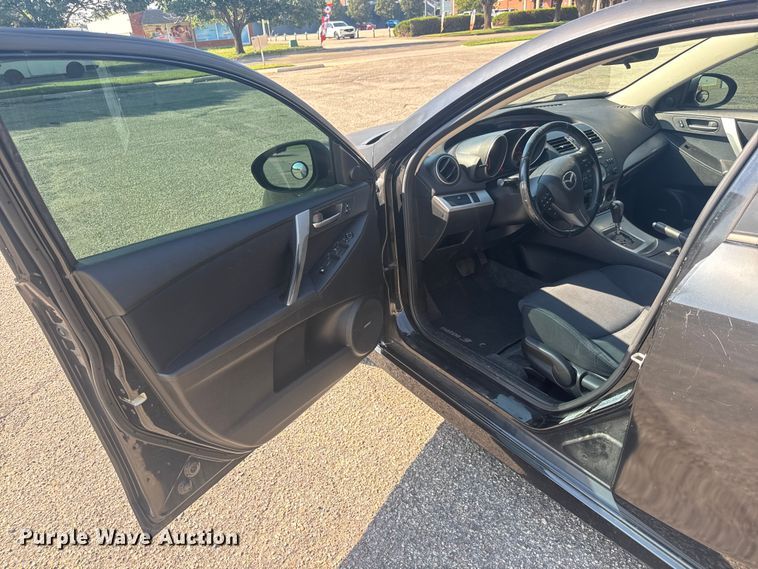 image for item EM8341 2011 Mazda Mazda 3 