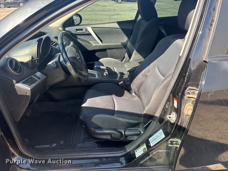 image for item EM8341 2011 Mazda Mazda 3 