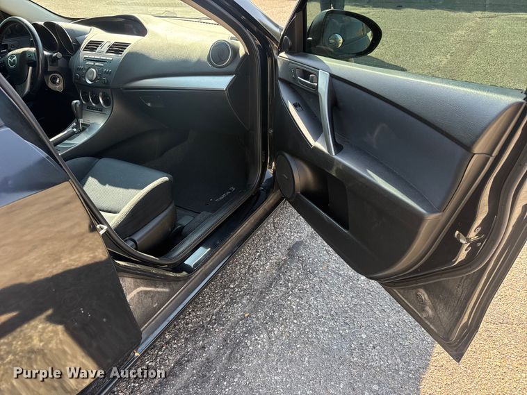 image for item EM8341 2011 Mazda Mazda 3 