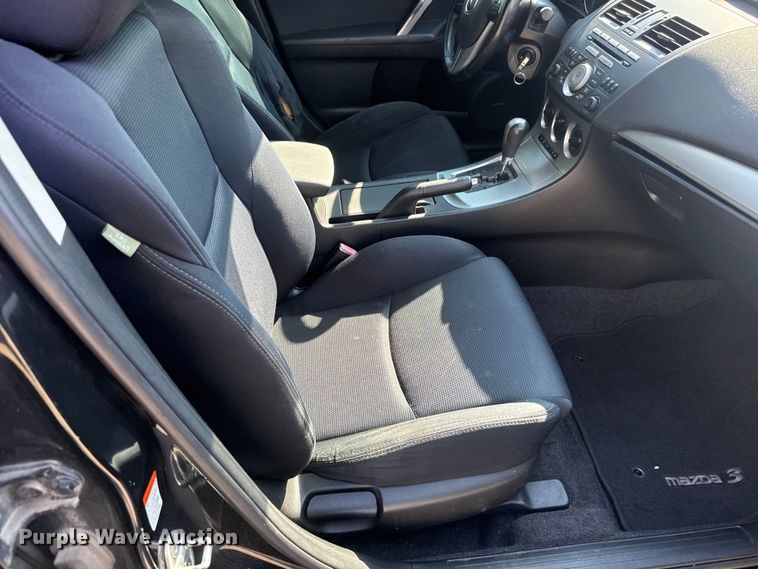 image for item EM8341 2011 Mazda Mazda 3 