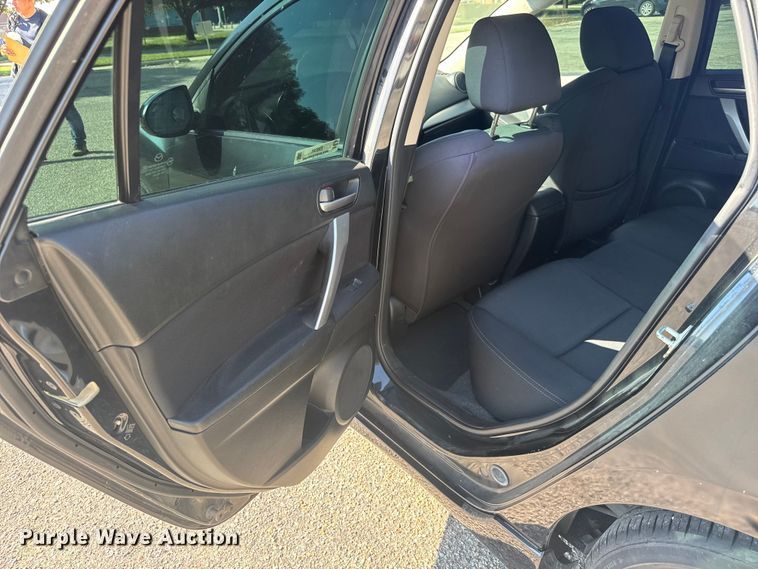 image for item EM8341 2011 Mazda Mazda 3 