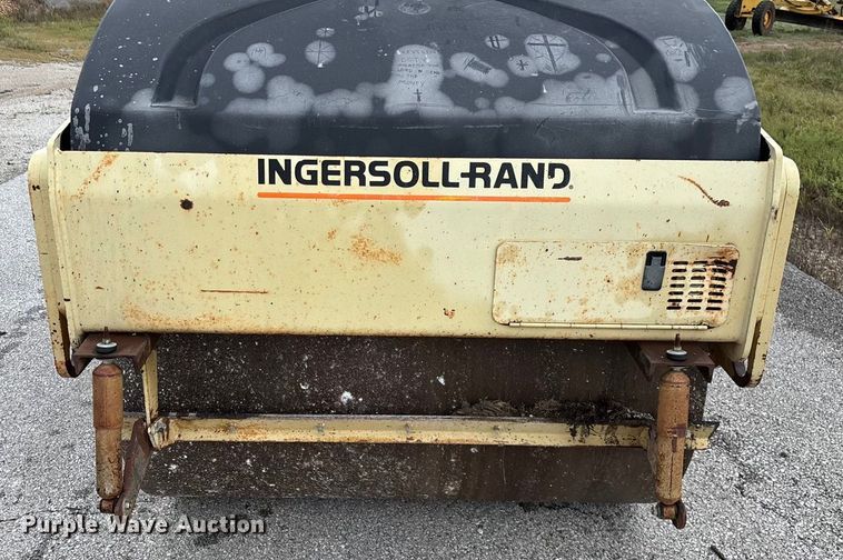 image for item EN5620 1999 Ingersoll Rand DD-70 double drum vibratory roller