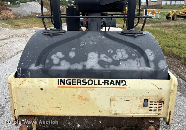 image for item EN5620 1999 Ingersoll Rand DD-70 double drum vibratory roller