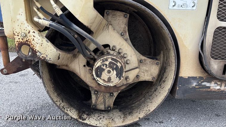 image for item EN5620 1999 Ingersoll Rand DD-70 double drum vibratory roller