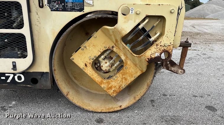 image for item EN5620 1999 Ingersoll Rand DD-70 double drum vibratory roller