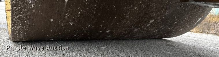 image for item EN5620 1999 Ingersoll Rand DD-70 double drum vibratory roller