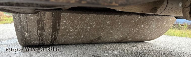 image for item EN5620 1999 Ingersoll Rand DD-70 double drum vibratory roller