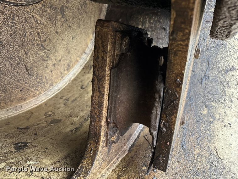 image for item EN5620 1999 Ingersoll Rand DD-70 double drum vibratory roller