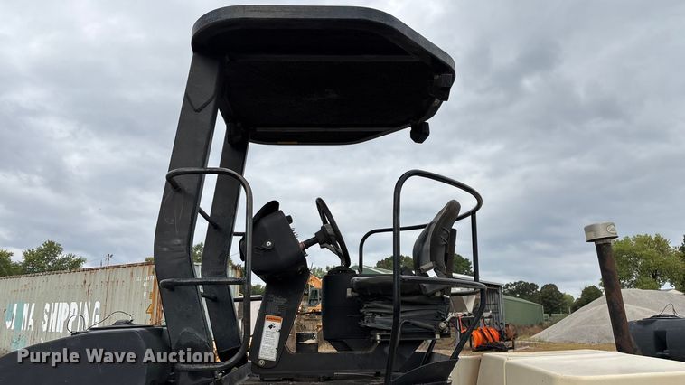 image for item EN5620 1999 Ingersoll Rand DD-70 double drum vibratory roller