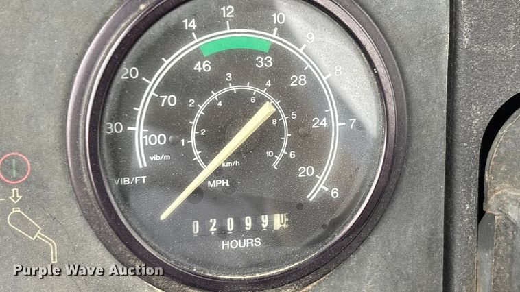 image for item EN5620 1999 Ingersoll Rand DD-70 double drum vibratory roller