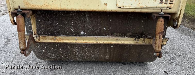 image for item EN5620 1999 Ingersoll Rand DD-70 double drum vibratory roller