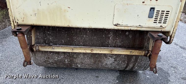 image for item EN5620 1999 Ingersoll Rand DD-70 double drum vibratory roller
