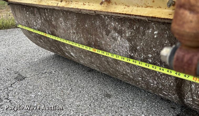 image for item EN5620 1999 Ingersoll Rand DD-70 double drum vibratory roller