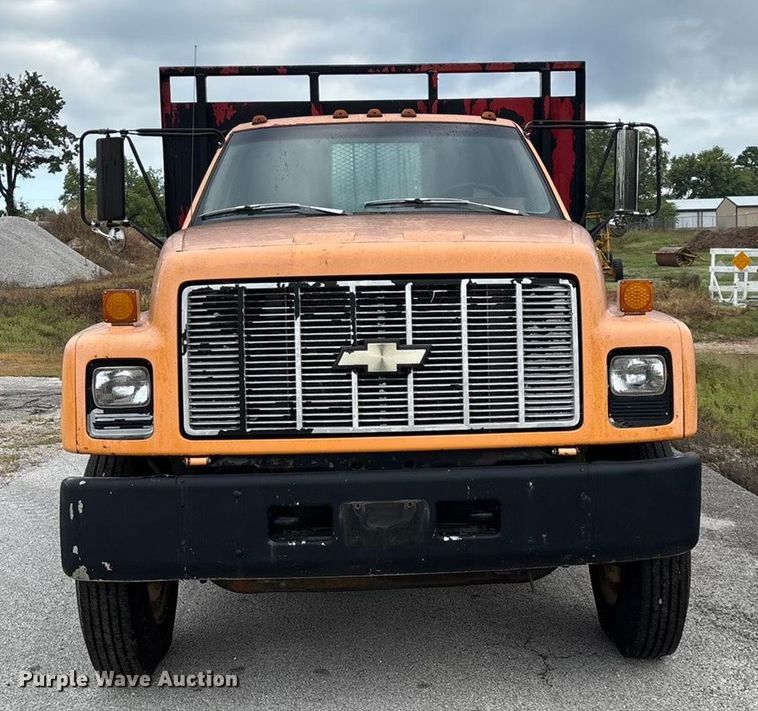 image for item EN5621 1993 Chevrolet Kodiak C5500  flatbed truck