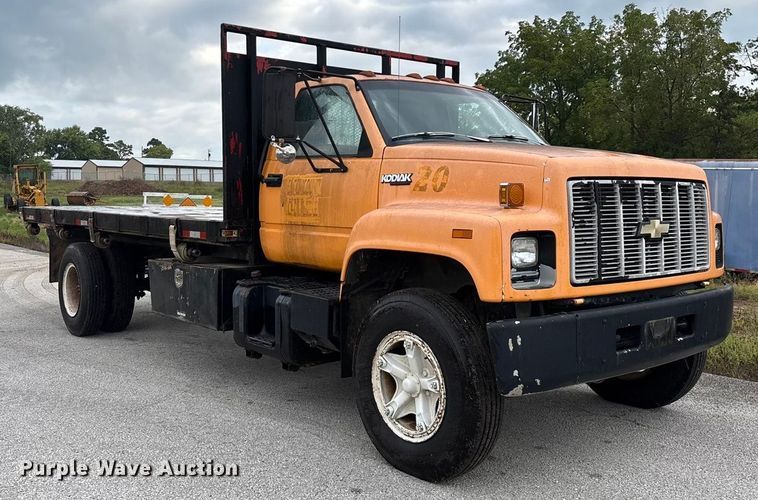 image for item EN5621 1993 Chevrolet Kodiak C5500  flatbed truck