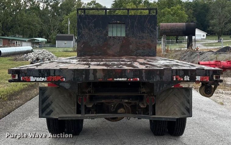 image for item EN5621 1993 Chevrolet Kodiak C5500  flatbed truck