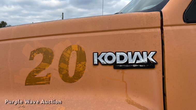 image for item EN5621 1993 Chevrolet Kodiak C5500  flatbed truck