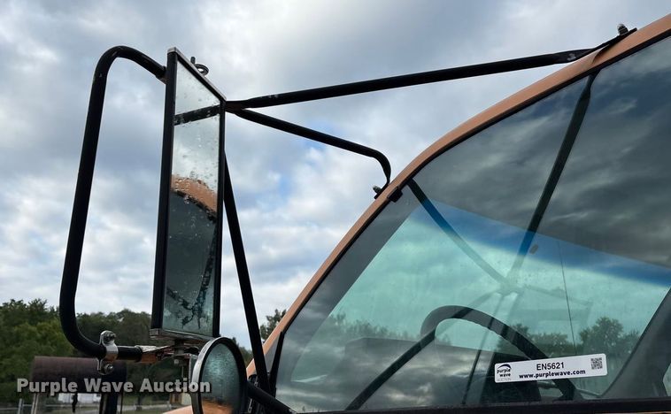 image for item EN5621 1993 Chevrolet Kodiak C5500  flatbed truck