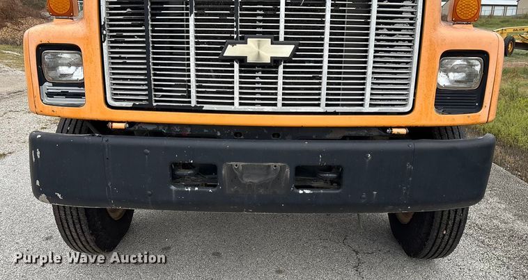 image for item EN5621 1993 Chevrolet Kodiak C5500  flatbed truck