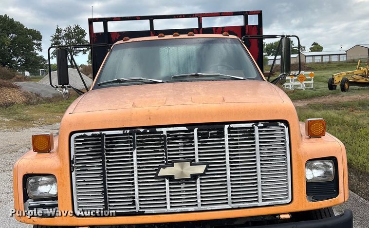 image for item EN5621 1993 Chevrolet Kodiak C5500  flatbed truck