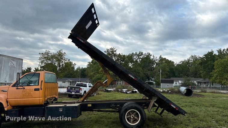 image for item EN5621 1993 Chevrolet Kodiak C5500  flatbed truck