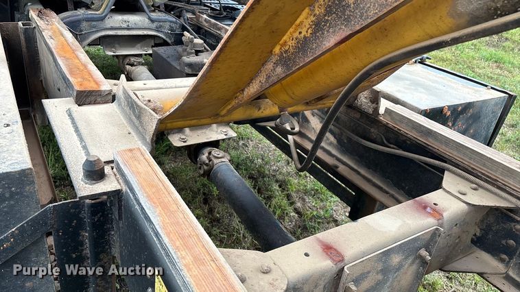 image for item EN5621 1993 Chevrolet Kodiak C5500  flatbed truck