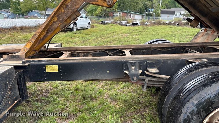 image for item EN5621 1993 Chevrolet Kodiak C5500  flatbed truck