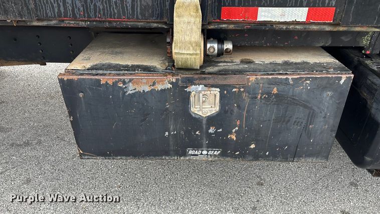 image for item EN5621 1993 Chevrolet Kodiak C5500  flatbed truck